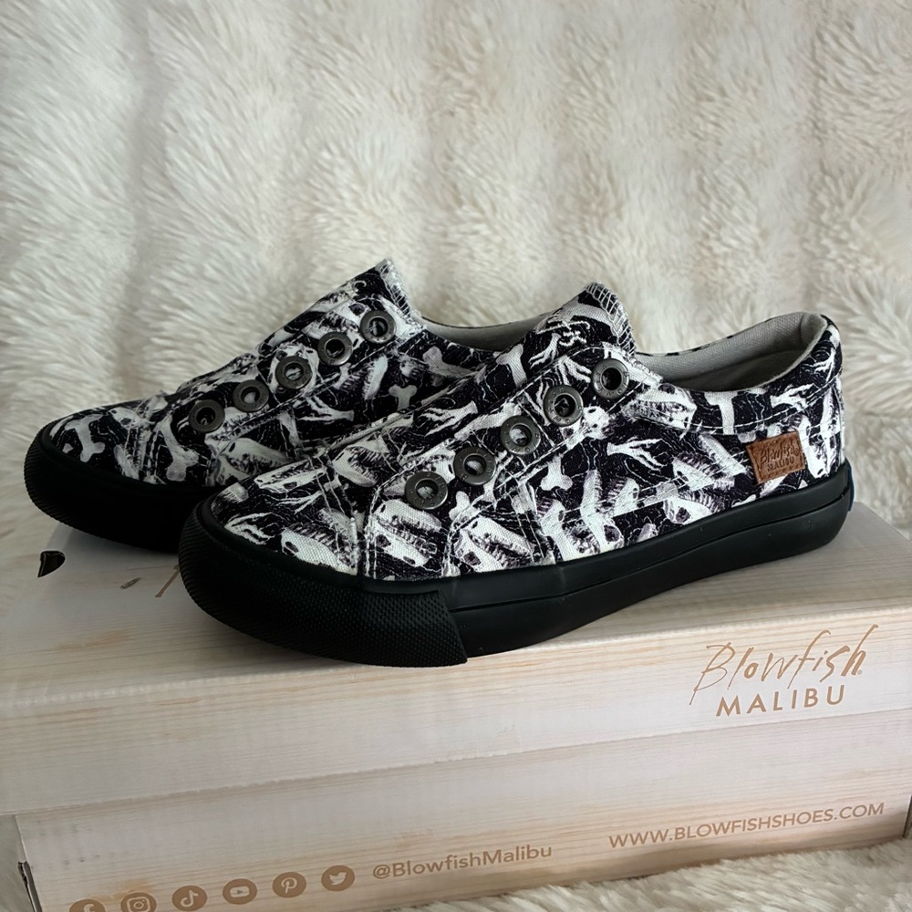 Blowfish Malibu Boy’s B Peter-KB Slip On Sneakers Little Kid 13 Dino Bones